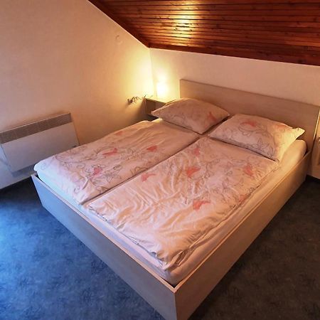 Apartments And Rooms Milena Kranjska Gora Habitación foto